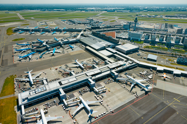 Reduce the number of ground handlers at Schiphol